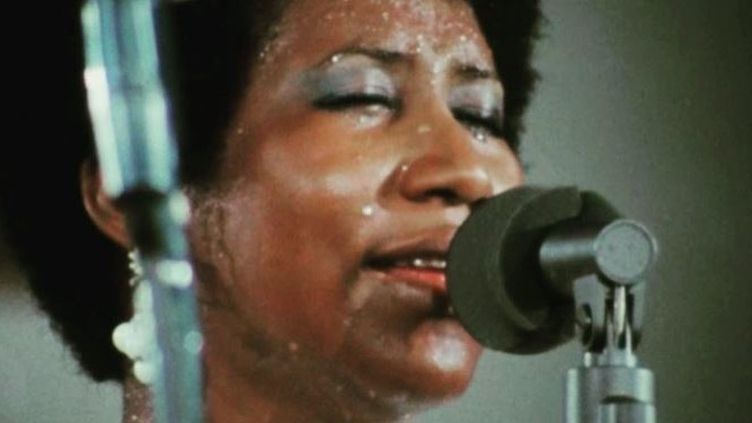 Aretha Franklin cantando