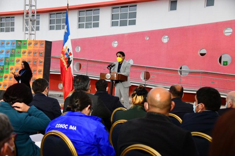 Gobernador Regional expone creación de nuevas comunas a Presidente Boric