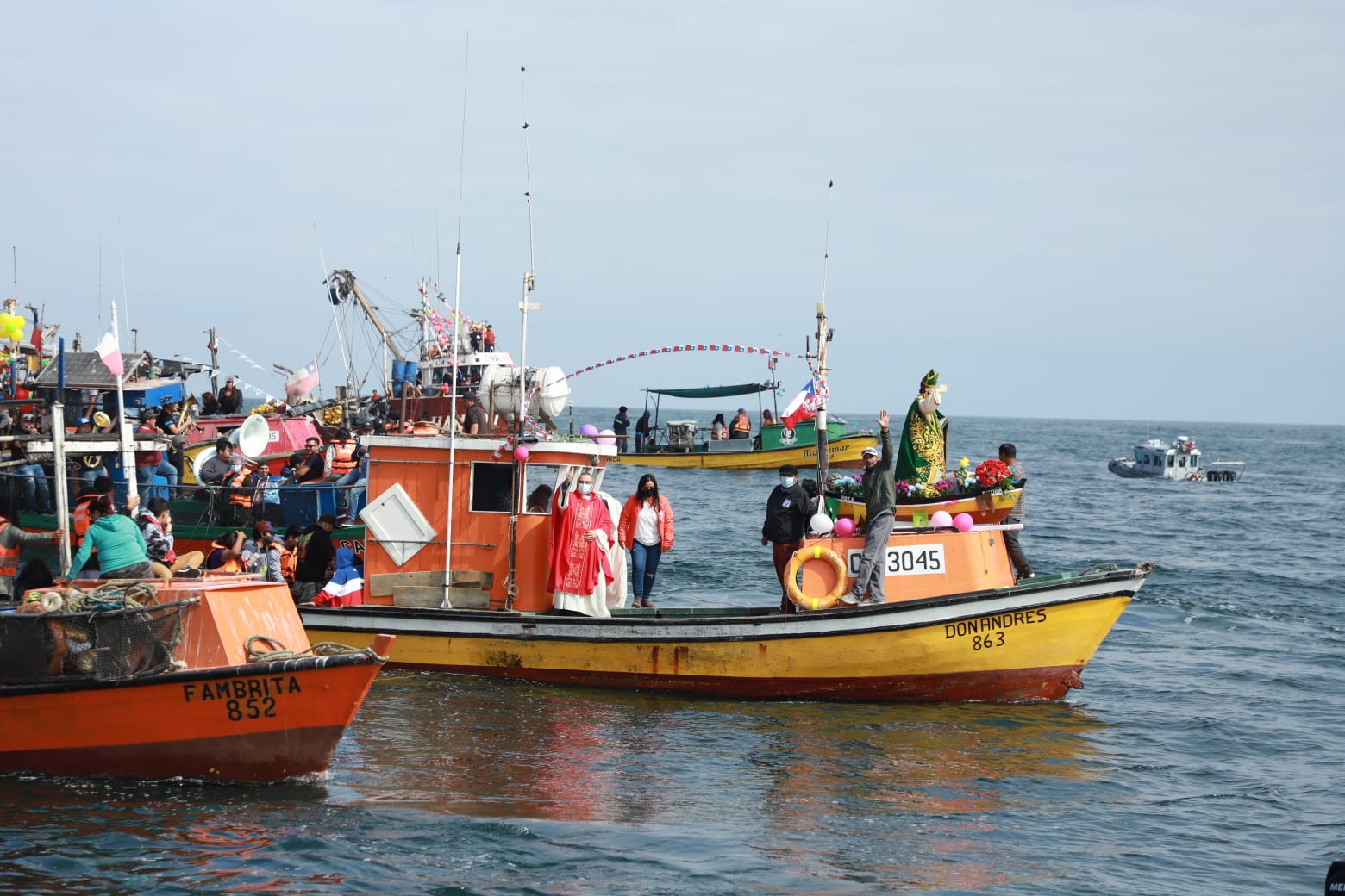 Procesión en el Mar en fiesta de San Pedro y San Pablo